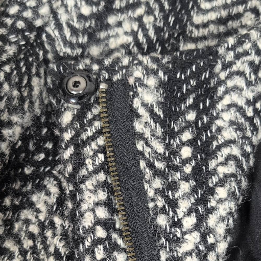 CAbi Black and White Tweed Herringbone Blazer Size 4 - Picture 11 of 11